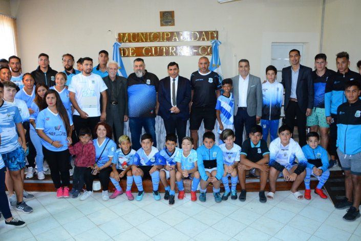 Rioseco junto a su equipo