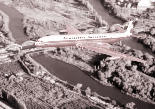 El día que la falsa caída de un avión generó pánico e histeria