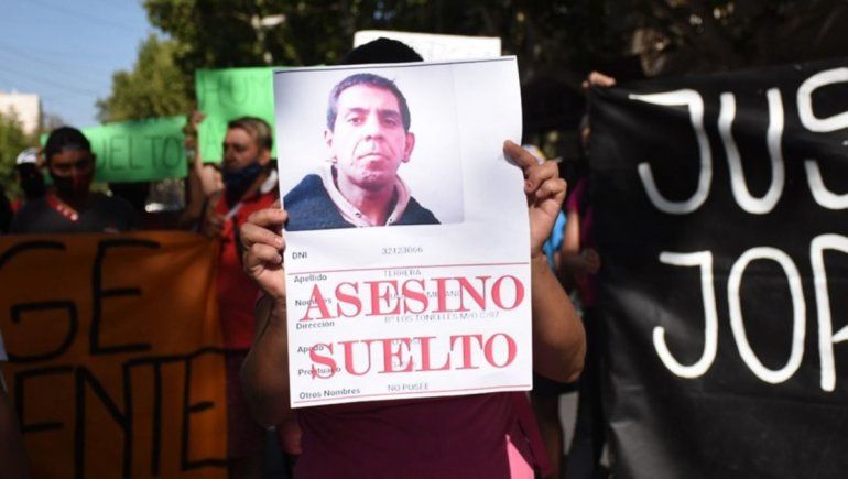 La familia de la víctima marchó para pedir justicia por el crimen en San Juan.