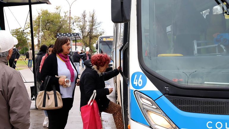 Paro total de colectivos en Neuquén: este martes no circula ninguna unidad