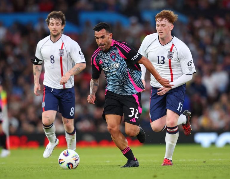 Carlos Tevez mostró toda su categoría y gambeta Carlos Tevez mostró toda su categoría y gambeta