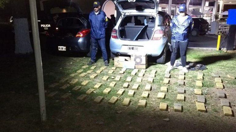 Detienen a una concejala y su hijo en un operativo antidrogas