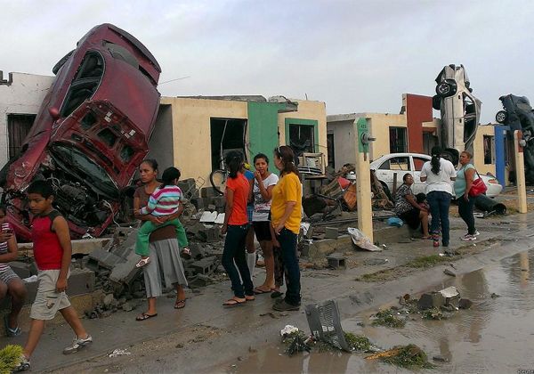 Caos y muerte tras un fuerte tornado en México