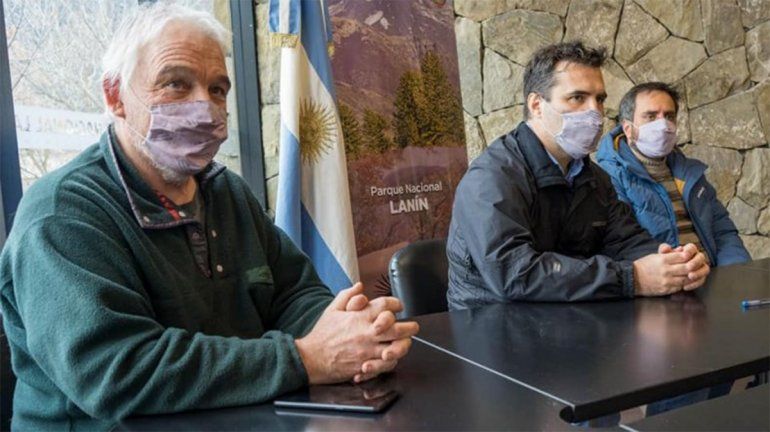 La firma se realizó en instalaciones del Parque Nacional Lanín.