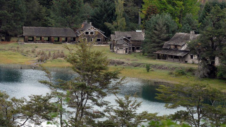 El edificio original fue diseñado en 1940 por el arquitecto Alejandro Bustillo.