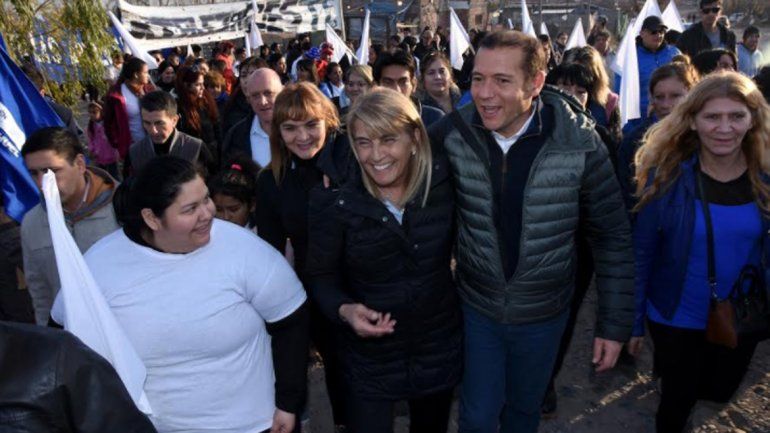 Chani Sapag recibió el apoyo del gobernador en los barrios neuquinos.