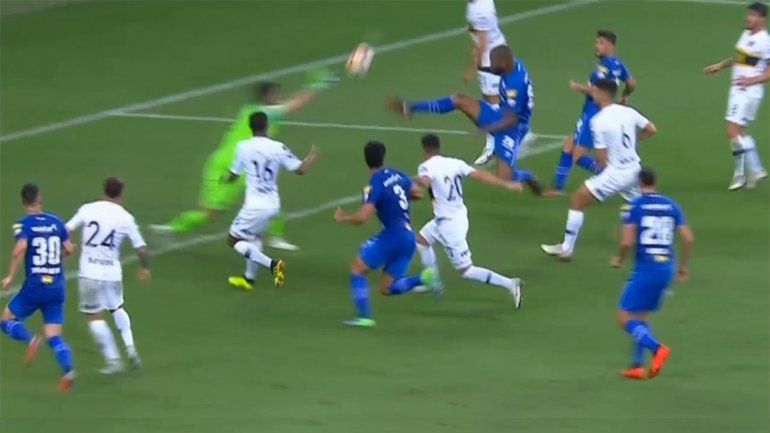 Otra vez: Rossi se salvó de la furia de Dedé