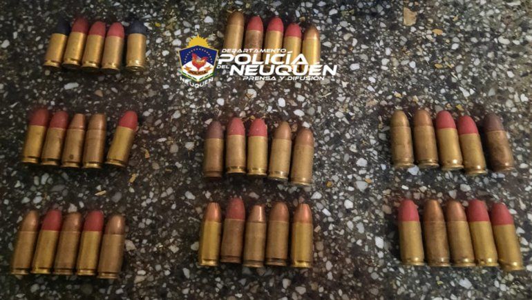 Entre las cosas secuestradas a la banda delictiva había una gran cantidad de municiones.
