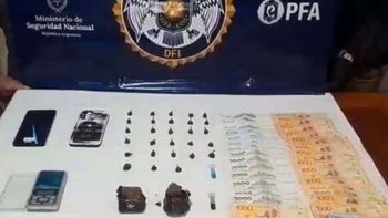 Algunas de las dosis incautadas por la Federal en Trelew, listas para su comercialización. Algunas de las dosis incautadas por la Federal en Trelew, listas para su comercialización.