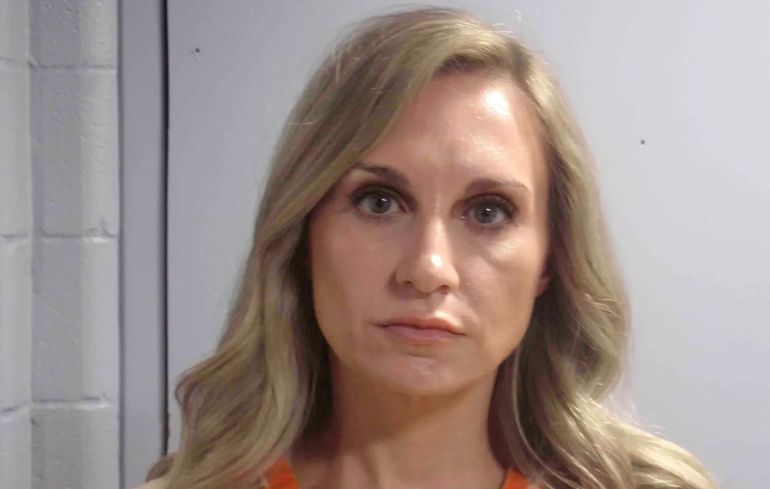 La exalcaldesa de DeRidder quedó envuelta en un escándalo por el supuesto abuso de un menor en Luisiana. La exalcaldesa de DeRidder quedó envuelta en un escándalo por el supuesto abuso de un menor en Luisiana.