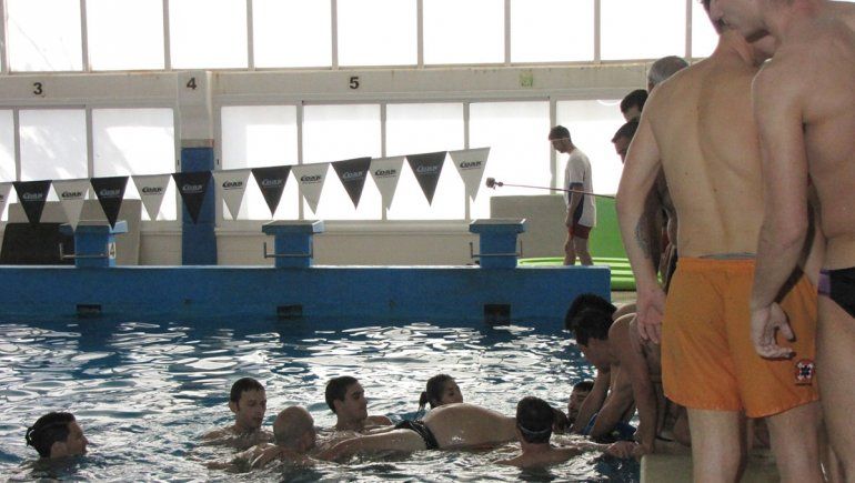 Guardavidas aprobaron la reválida de aptitud física