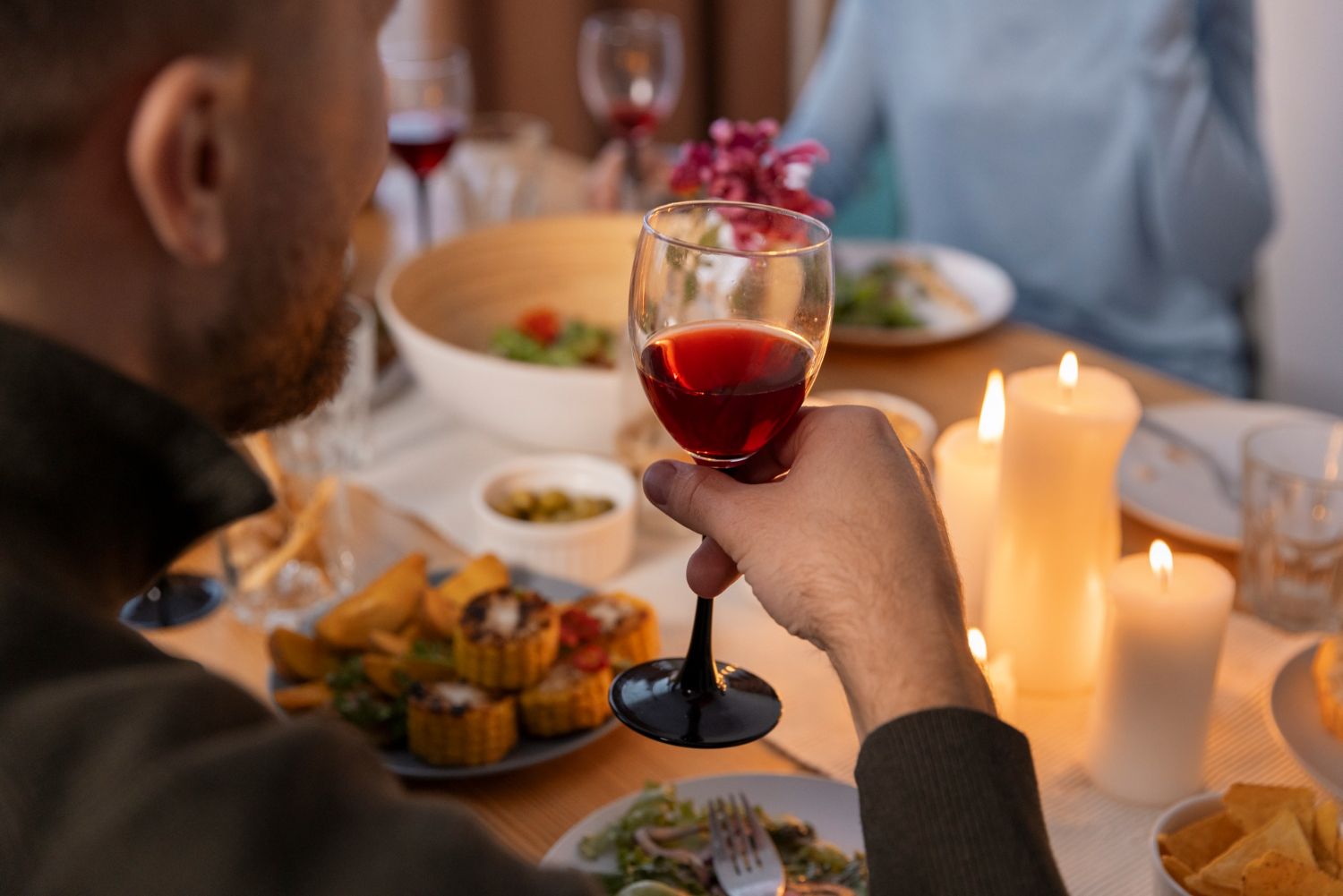 ¿Por qué el consumo de vino fuera del hogar es 3 veces más caro?