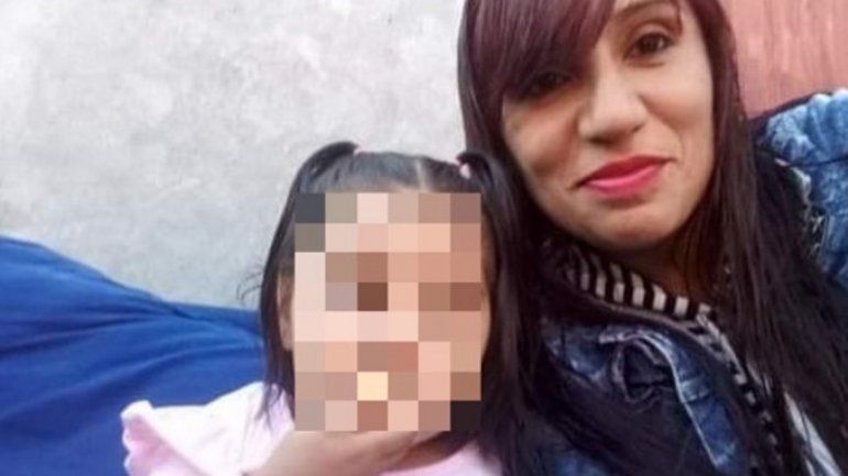 Mató a mazazos a su ex y a su beba de 2 años