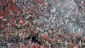 El Millonario se juega en los próximos días dos paradas bravas, y simpatizantes famosos no se conforman con un solo triunfo y les dan la misma importancia a Boca y a Central. El Millonario se juega en los próximos días dos paradas bravas, y simpatizantes famosos no se conforman con un solo triunfo y les dan la misma importancia a Boca y a Central.