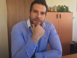 La Fiscalía de Estado de Chubut inició un sumario administrativo contra el abogado Martín Castro, que forma parte de su planta permanente y en paraleló se desempeño como defensor privado. La Fiscalía de Estado de Chubut inició un sumario administrativo contra el abogado Martín Castro, que forma parte de su planta permanente y en paraleló se desempeño como defensor privado.