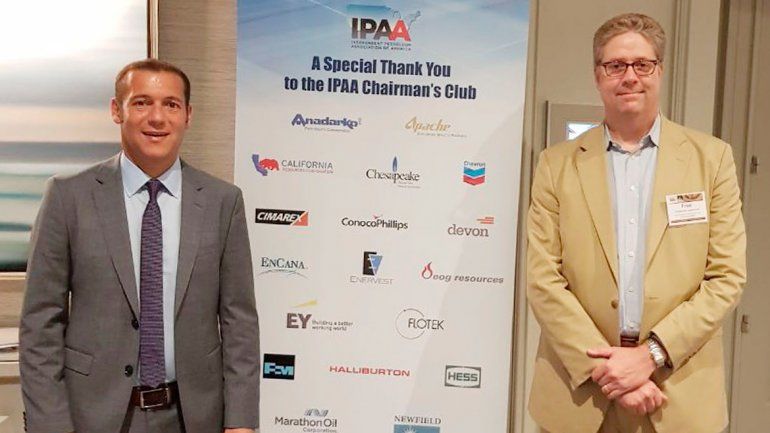 Gutiérrez junto a Frederick Lawrence