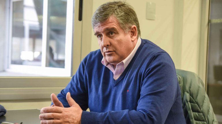 contrapunto. El intendente Pechi Quiroga y el concejal Alejandro Nicola (MPN) discreparon sobre las tasas.