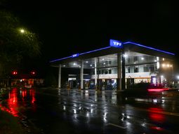 YPF quiere ser la líder de la venta de hamburguesas del país.  REUTERS/Matias Baglietto
