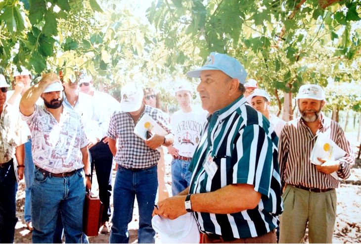 Entre las chacras o en el aula, dejó un enorme legado. Foto: gentileza del INTA Patagonia Norte Entre las chacras o en el aula, dejó un enorme legado. Foto: gentileza del INTA Patagonia Norte