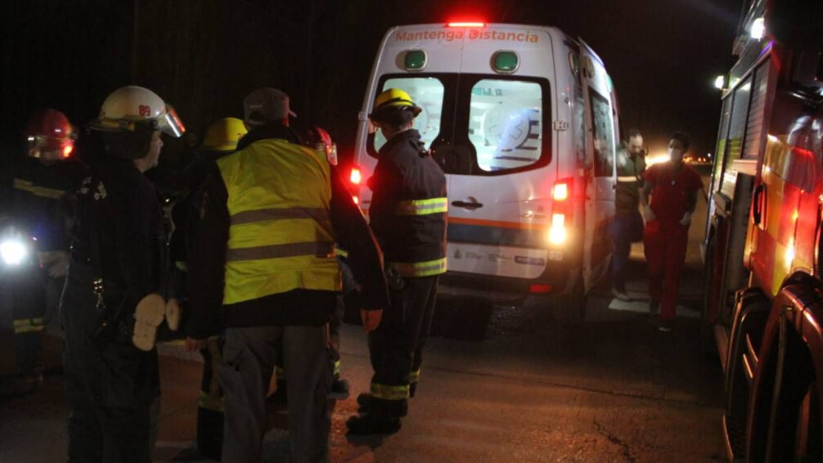 Bomberos, Policía y personal del SIEN asistieron al lugar. Foto: Centenario Digital.