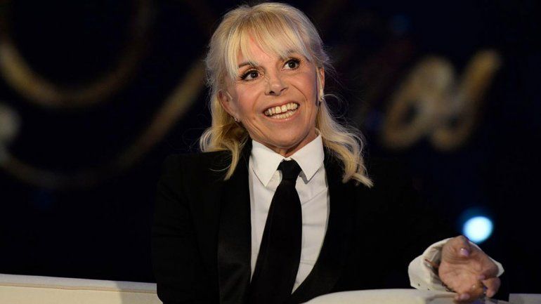 Le corta las piernas: Claudia irá contra la biopic de Maradona