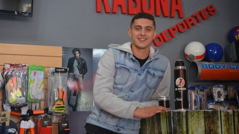 De taquito y de rabona. Garate charló a solas con LM Neuquén. Un crack.