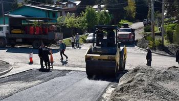 con el ahorro del mundial de motocross hicieron el asfalto en un barrio la angostura con el ahorro del mundial de motocross hicieron el asfalto en un barrio la angostura