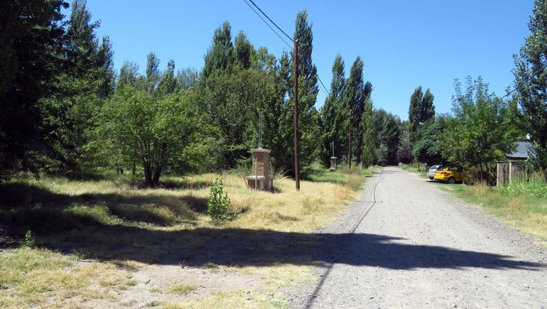 El barrio La Victoria es un condomonio en el límite entre Neuquén y Plottier, al sur de la ex Ruta 22. El barrio La Victoria es un condomonio en el límite entre Neuquén y Plottier, al sur de la ex Ruta 22.
