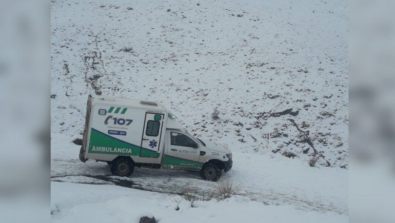 Traslado de un puestero en medio del temporal en Aluminé. Traslado de un puestero en medio del temporal en Aluminé.