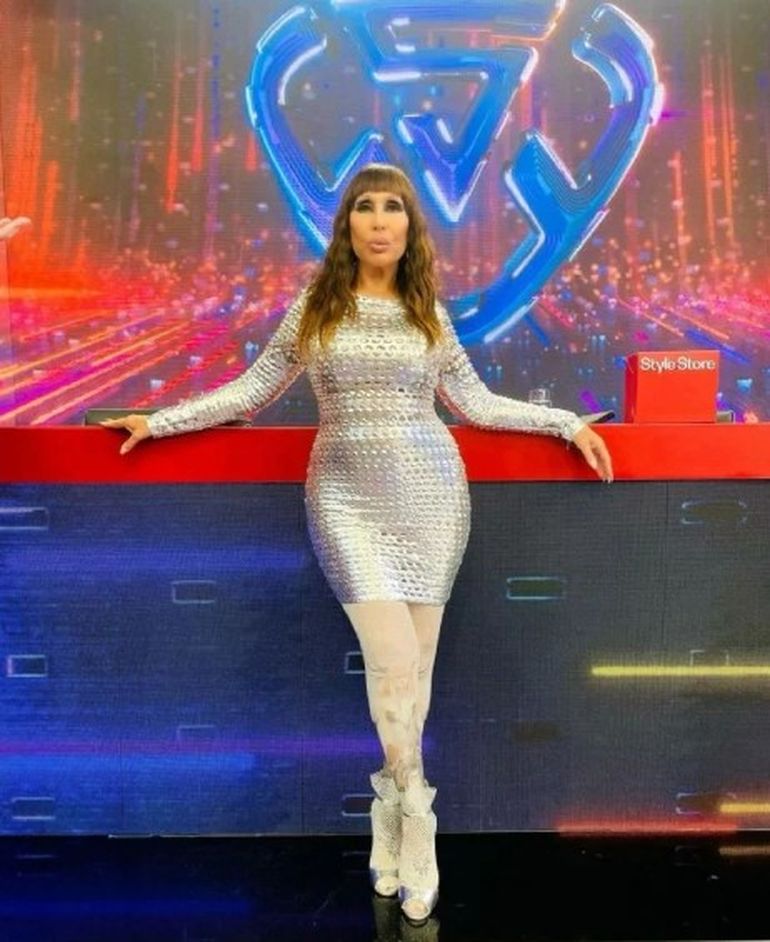 Moria Casán se tomará unos días de vacaciones y pidió reemplazo para el jurado del Bailando. Moria Casán se tomará unos días de vacaciones y pidió reemplazo para el jurado del Bailando.