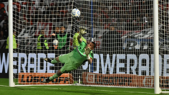 Franco Armani atajó dos penales para River. Franco Armani atajó dos penales para River.