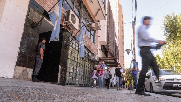 La Policía ahora deberá exonerar al efectivo por sus excesos.