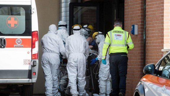 Italia: 2 muertos y crece el pánico por el coronavirus