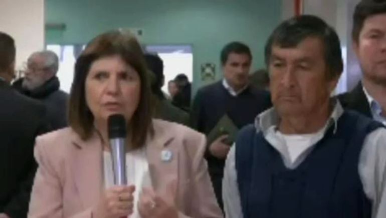 Caso Loan: Patricia Bullrich se reunió con el padre del niño desaparecido. Caso Loan: Patricia Bullrich se reunió con el padre del niño desaparecido.