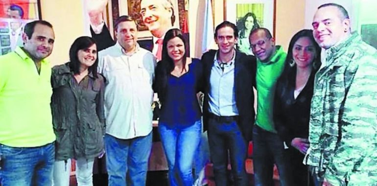 Los hermanos Vignatti con María Gabriela Chávez. Los hermanos Vignatti con María Gabriela Chávez.