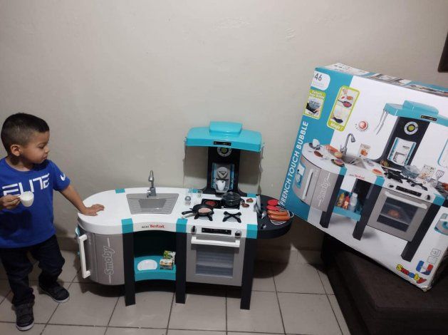 Viral en Facebook: sus padres no le querían comprar una cocinita por ser niño y les dio una lección de vida