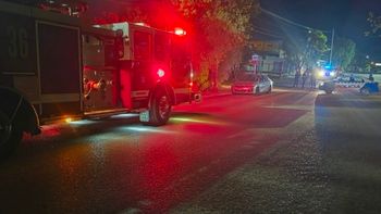 incendiaron un aguantadero con una molotov y bomberos debio intervenir en medio de tiros incendiaron un aguantadero con una molotov y bomberos debio intervenir en medio de tiros