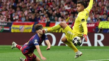 impactante choque de juan musso con un jugador del barcelona en la clasificacion del atletico madrid: el video impactante choque de juan musso con un jugador del barcelona en la clasificacion del atletico madrid: el video