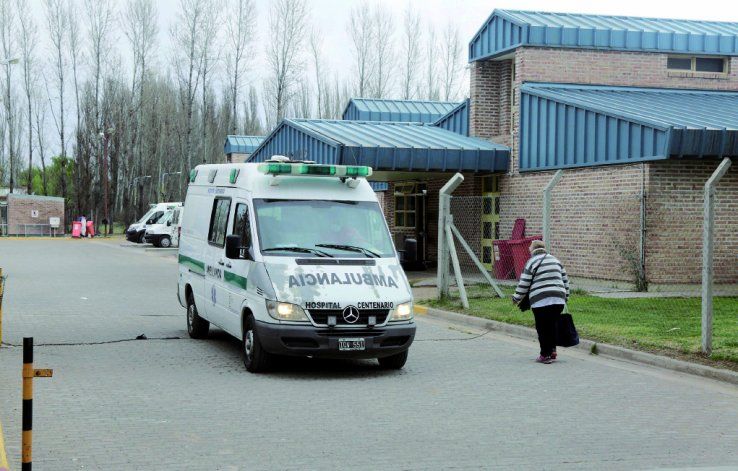 El paciente fue derivado de El Chañar al hospital de Centenario. El paciente fue derivado de El Chañar al hospital de Centenario.