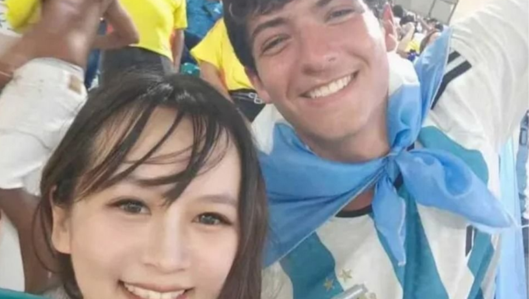 ¡Lo logró! Tras un mes de búsqueda, la joven china encontró al hincha argentino: cuándo se verán