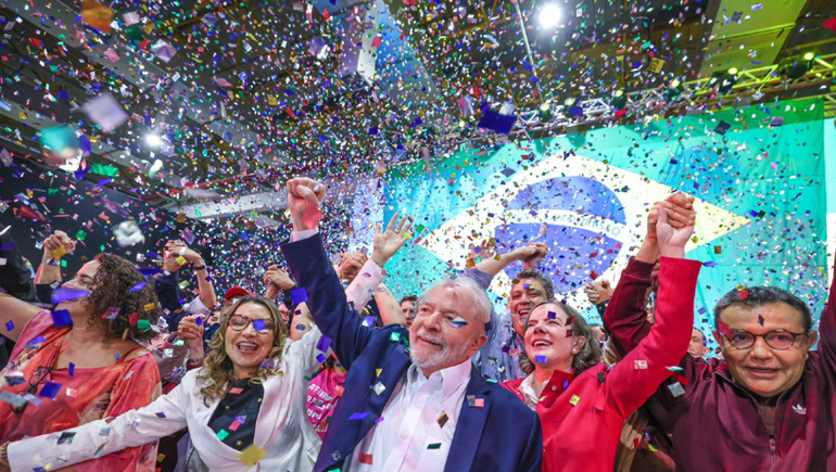 Lula lanzó su candidatura y convocó a restaurar la soberanía de Brasil