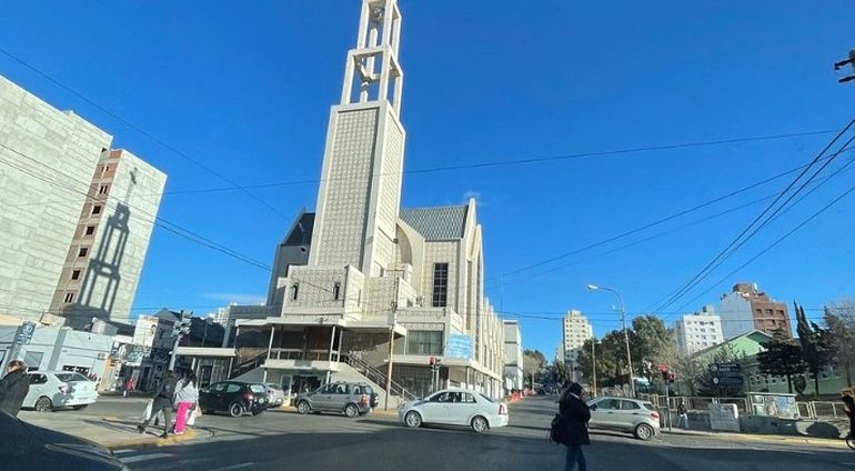 Catedral San Juan Bosco, de Comodoro Rivadavia. Catedral San Juan Bosco, de Comodoro Rivadavia.