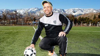 el forjador de talentos que contagia su pasion a los pibes de andacollo el forjador de talentos que contagia su pasion a los pibes de andacollo