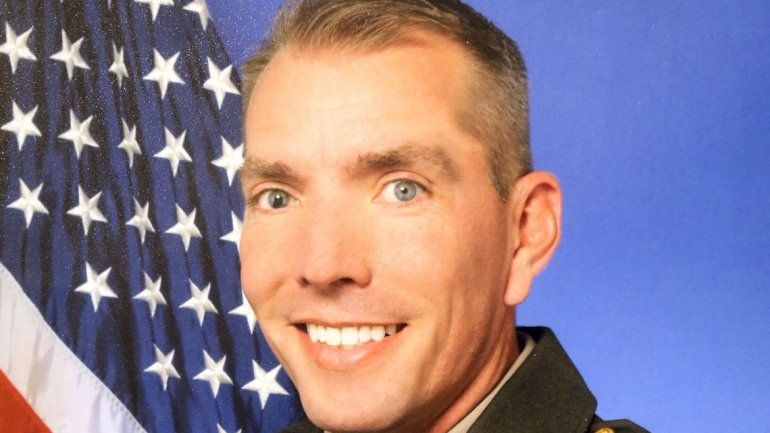 El oficial recibió 7 puñaladas en la cara y la espalda