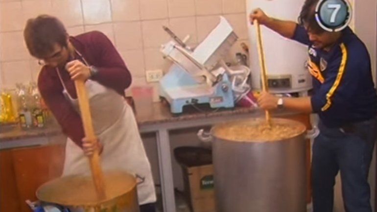 Preparación del locro en el Colegio San José Obrero.