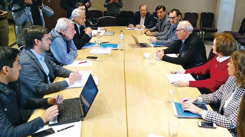 Ayer, al igual que hoy, fue el turno boliviano. El jueves, el descargo chileno.