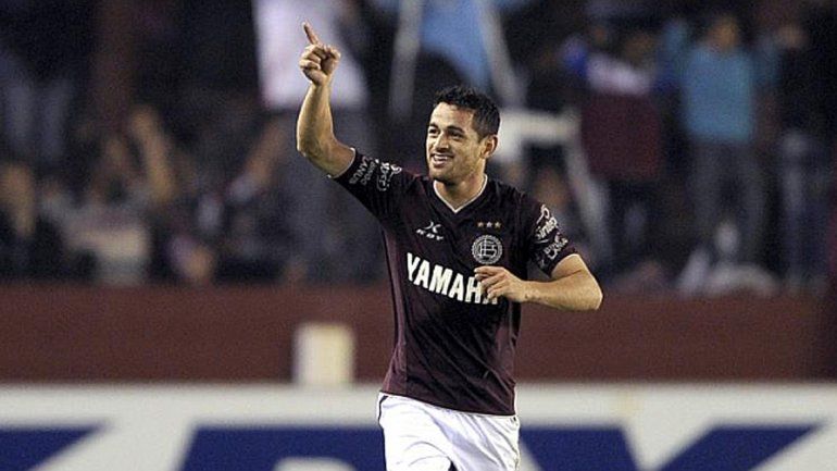 El Laucha Acosta reemplazará al lesionado Pastore ante Chile y Bolivia