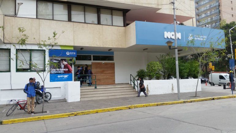 Por la marcha y por prevención, desalojaron la Municipalidad