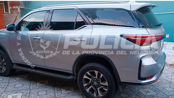 Extrema tensión: la Policía pidió refuerzos para recuperar una camioneta robada