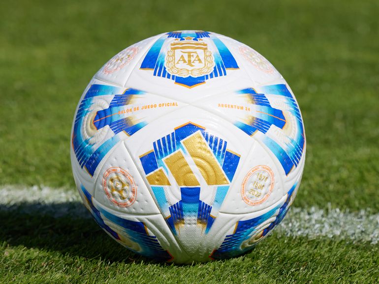 El fútbol argentino pierde a uno de sus máximos exponentes de los últimos años.